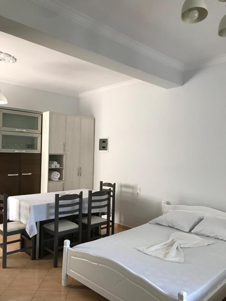 Alfa Apartaments Sarande Exterior photo
