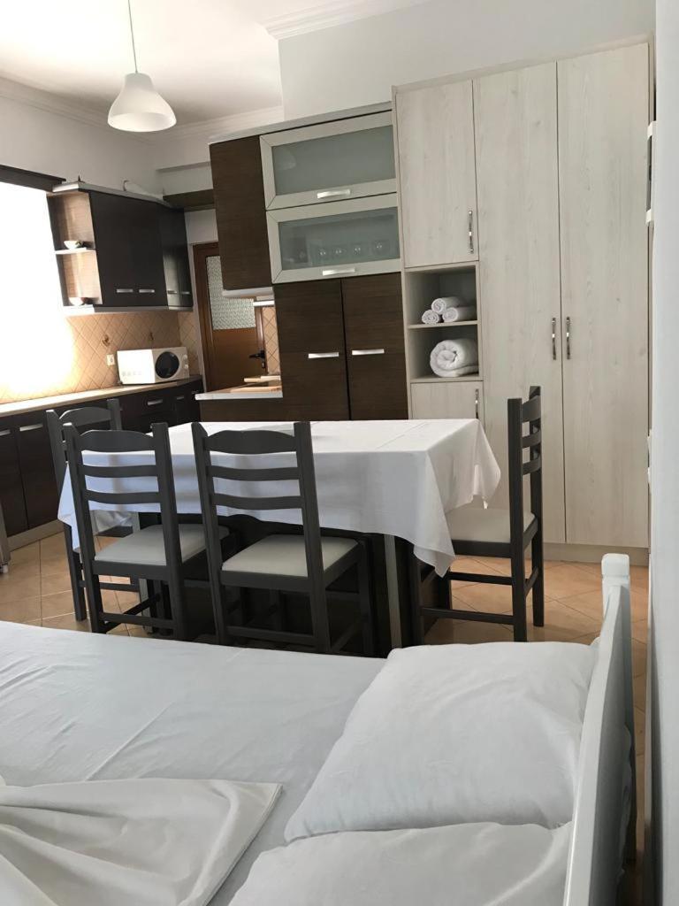 Alfa Apartaments Sarande Exterior photo